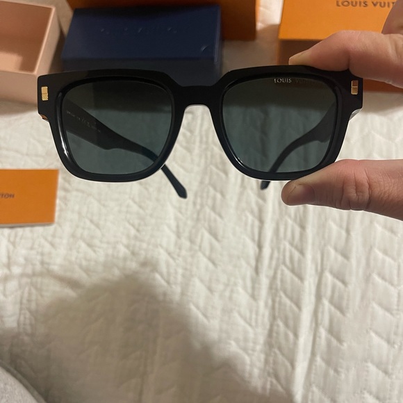 Louis vuitton sunglasses - Picture 3 of 10